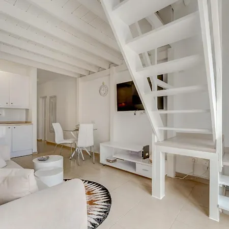 Yucca Park 아데제